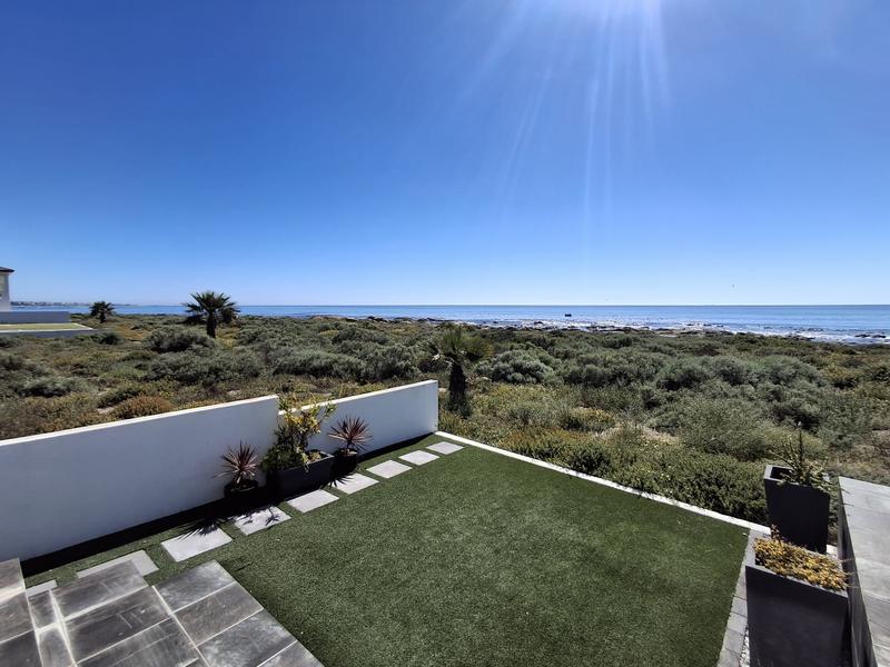 5 Bedroom Property for Sale in Sandy Point Western Cape